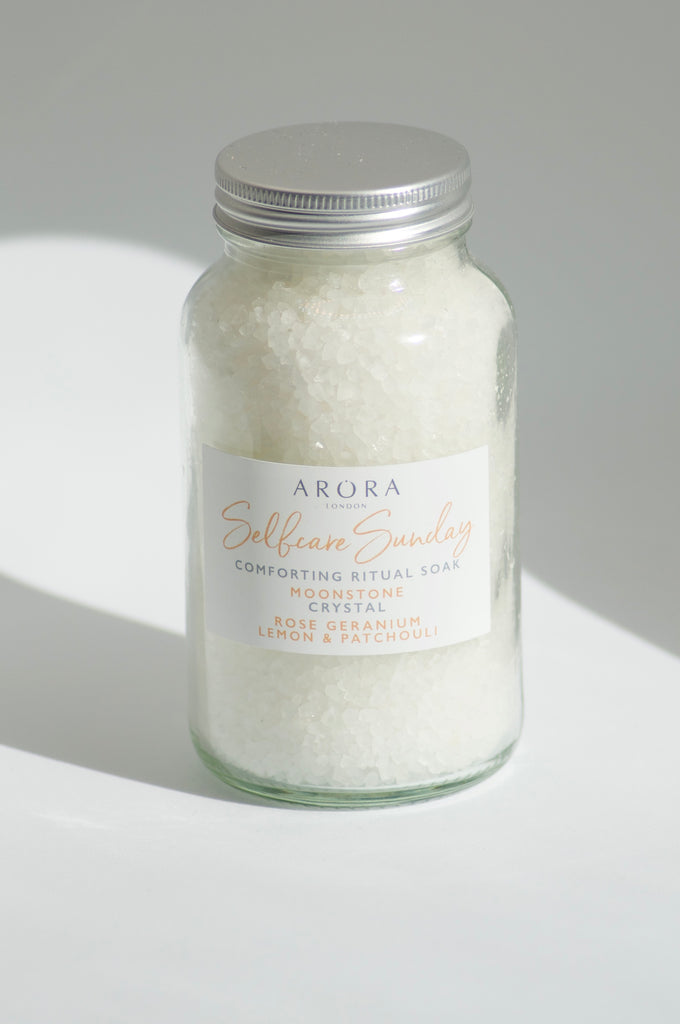 Arora London Selfcare Sunday Comforting Ritual Bath Soak with Moonstone Crystal in 300g glass jar